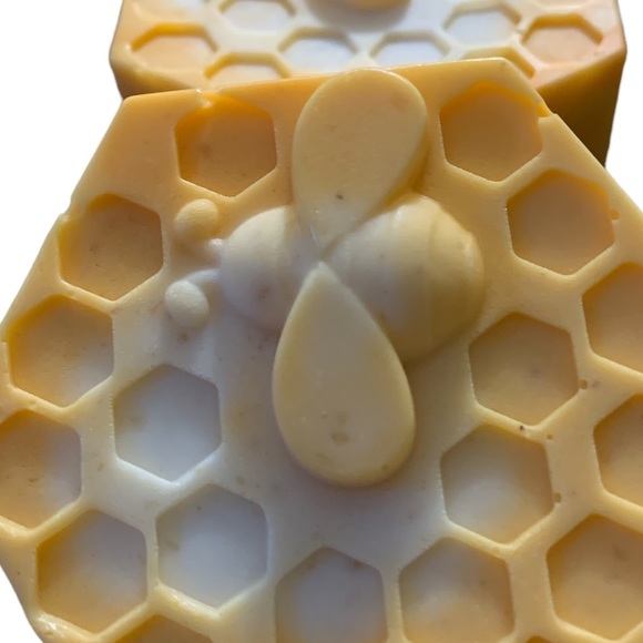Handmade Soap - Oatmeal Honey & Milk Soap Bar - Picture 10 of 13